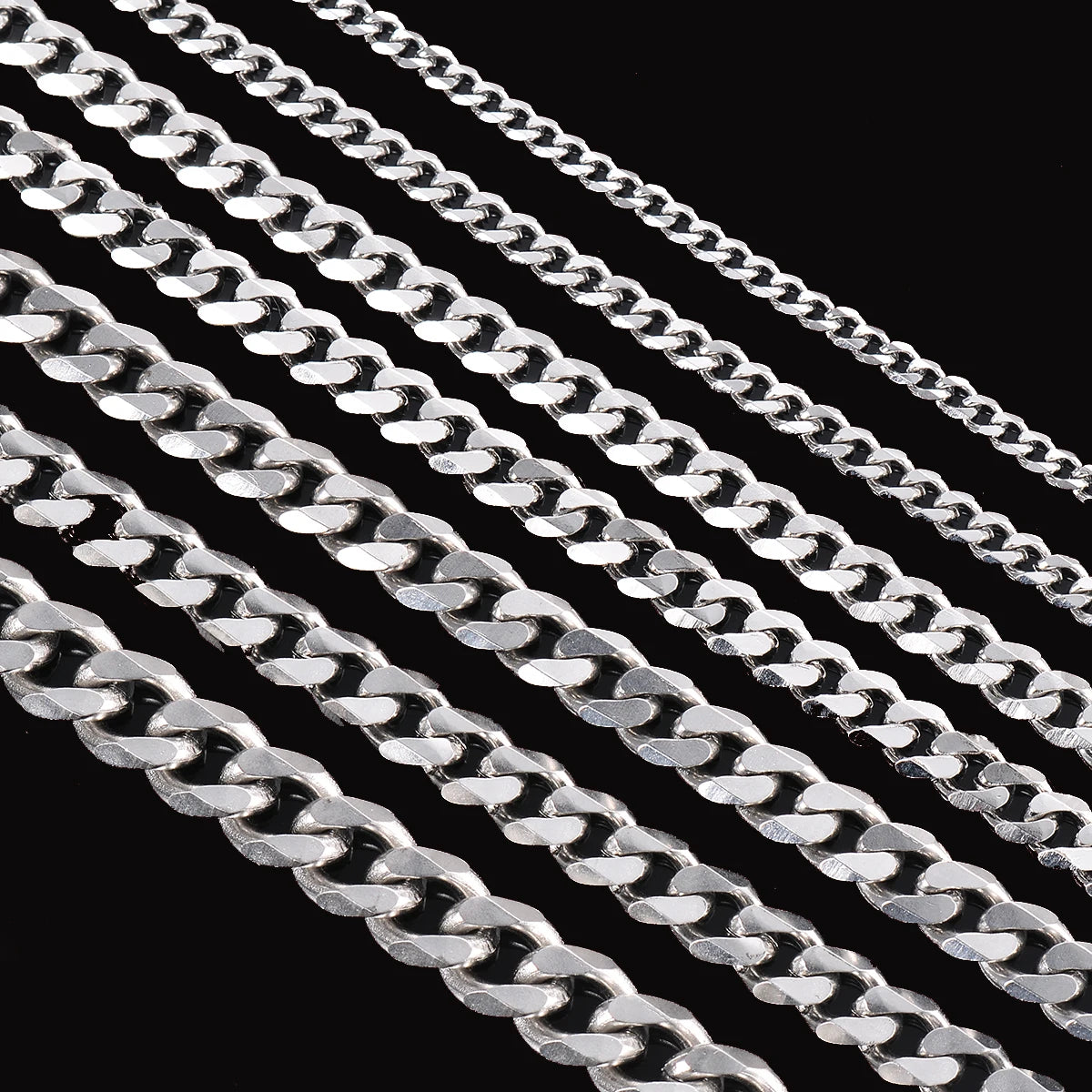 STAINLESS STEEL CUBAN LINK NECKLACE