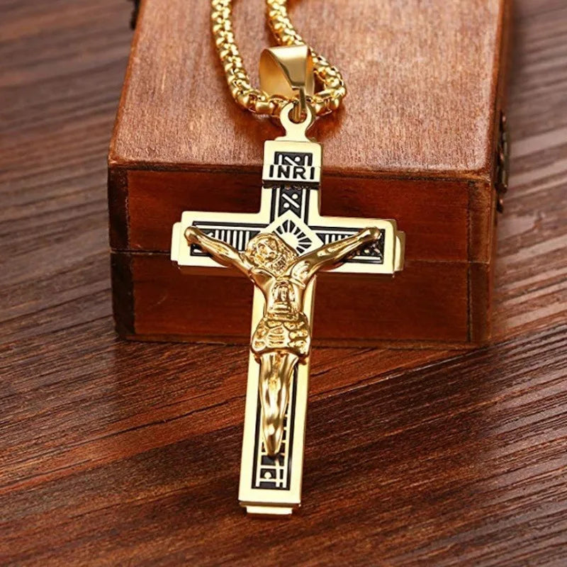 CLASSIC TEMPLAR CROSS NECKLACE