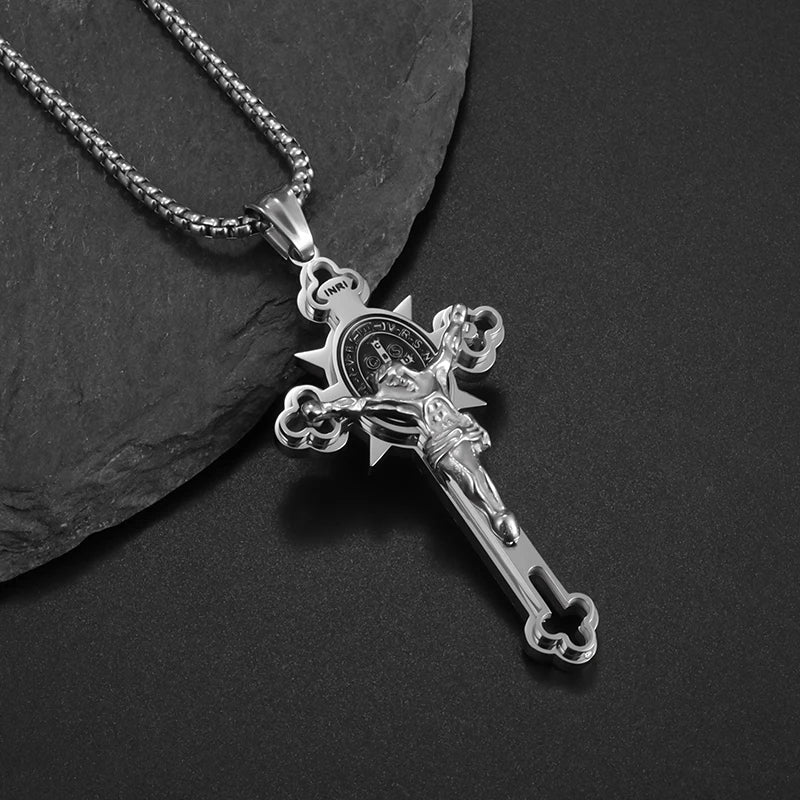 CLASSIC TEMPLAR CROSS NECKLACE