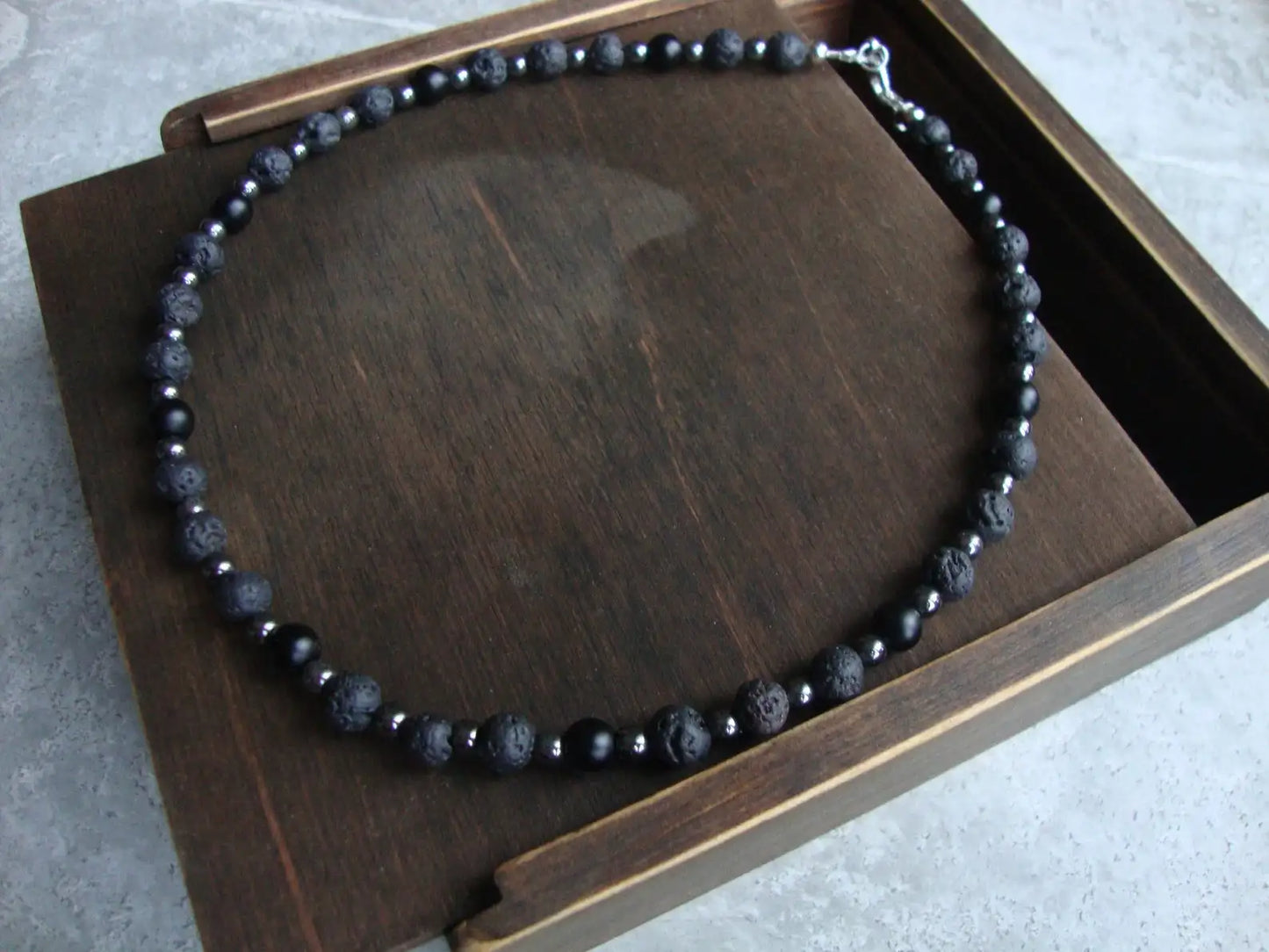 HEMATITE WAVE NECKLACE