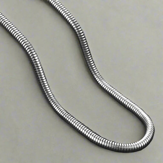 TRENDY SNAKE CHAIN NECKLACE