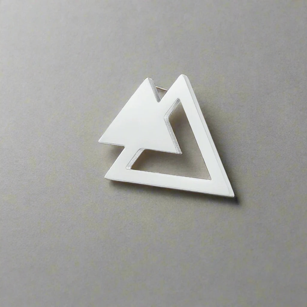 DOUBLE TRIANGLE ARROW STUD EARRING