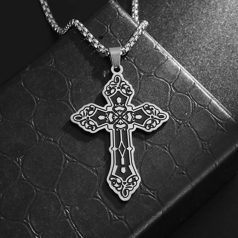 CLASSIC TEMPLAR CROSS NECKLACE