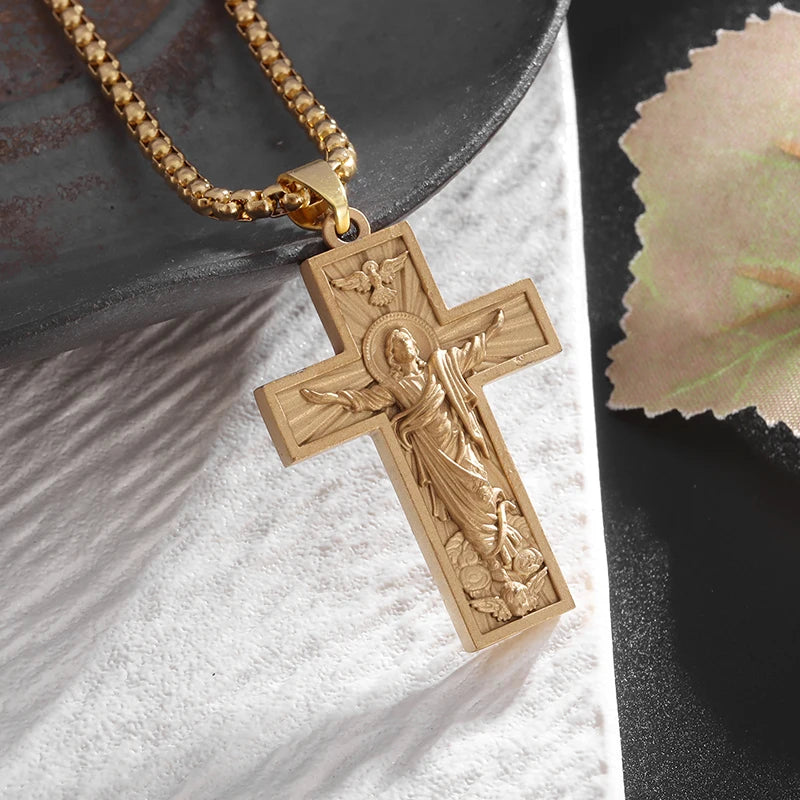 CLASSIC TEMPLAR CROSS NECKLACE