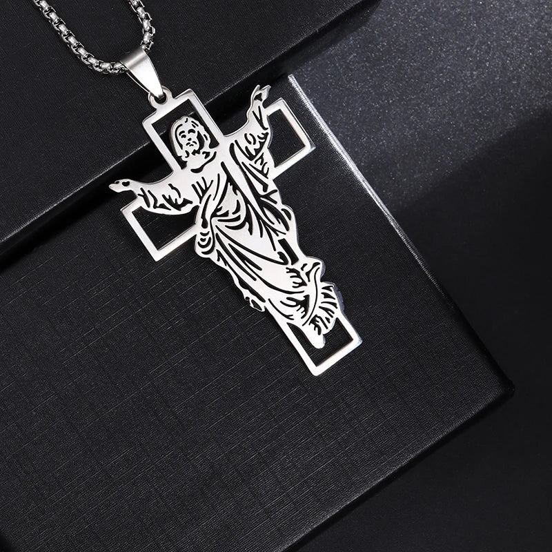 CLASSIC TEMPLAR CROSS NECKLACE